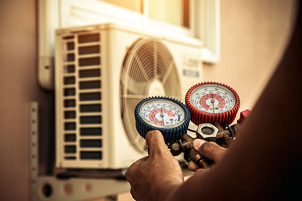 Professional Hvac technician working in Batesburg, SC